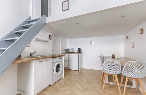Vivienne Apartment | Sentier Historical Center III Atypic Apartment