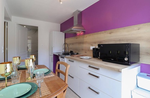 Le Bourg-Saint-Leonard Cottage | Single-storey house, pets welcome - 4 guests