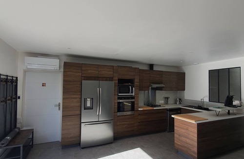 La Gueriniere House | Single-story house with pergolas and an enclosed garden, near the sea, rated 4 stars.