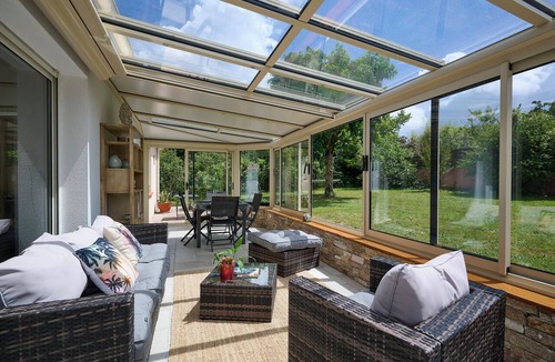 Chantrerie-Gachet House | Single-story house with a garden