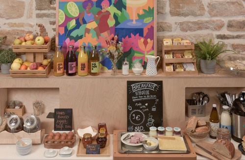 Voltaire - Saint Amour Hostel | SLO Hostel Lyon Saxe