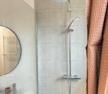 Les Hauts de Saint-Aubin Apartment | Spacieux 4 chambres - proche centre et CHU
