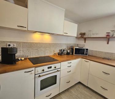 Lanrelas Apartment | Spacieux T3 en Centre Bretagne