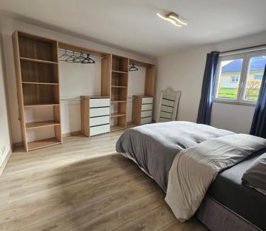 Lanrelas Apartment | Spacieux T3 en Centre Bretagne