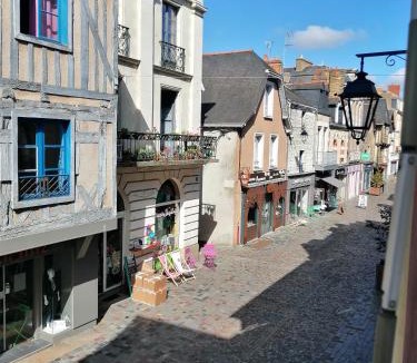 Redon Apartment | Spacieux T3 lumineux dans quartier historique avec wifi