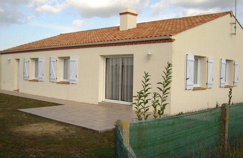 Notre-Dame-de-Monts House | Spacious 3-bedroom house with enclosed garden - Pets allowed, parking available