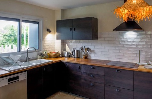Change Cottage | Spacious 5-Bedroom House with Private Pool, Games Room, and Terrace in Changé