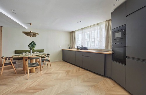 Falguiere Apartment | Spacious AC Flat Luxembourg St Germain des Pres