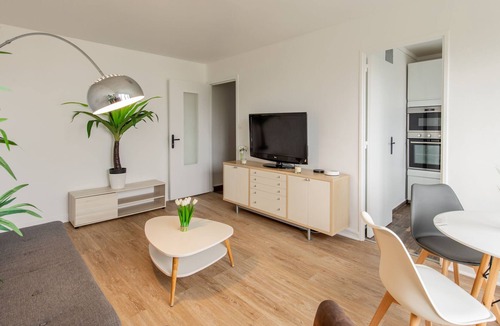 Chatillon Apartment | Spacious and bright apartment near Paris