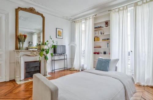 Passy Apartment | Spacious and Charming 2BR Apartment - Paris 16th