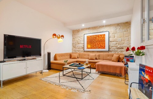 Porte-Saint-Martin Apartment | Spacious & Bright Loft Central Paris