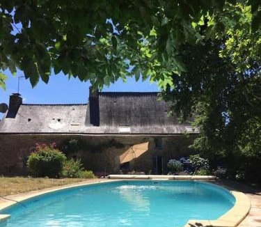 Pluherlin House | Spacious Longere,heated swimming pool, idyllic setting, Southern Brittany, FR