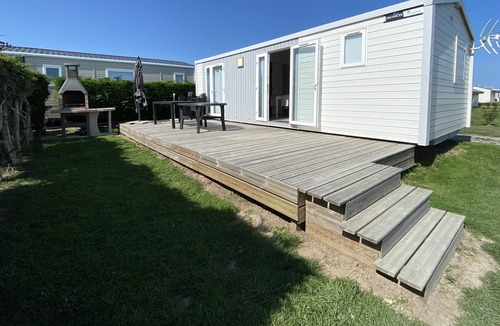 Vierville-sur-Mer House | Spacious mobile home on a 3* campsite by the sea.