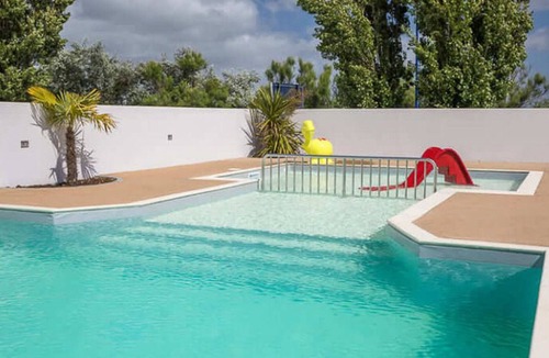 Puyravault House | Spacious mobile home with terrace for 8 guests