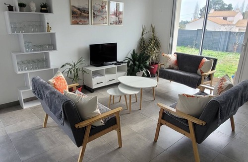 Bourgneuf-en-Retz House | Spacious single-story house