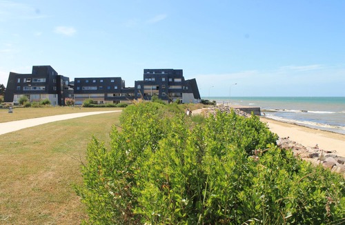 Bernieres-sur-Mer Apartment | SPACIOUS STUDIO SUPERB SEA VIEW ON JUNO BEACH