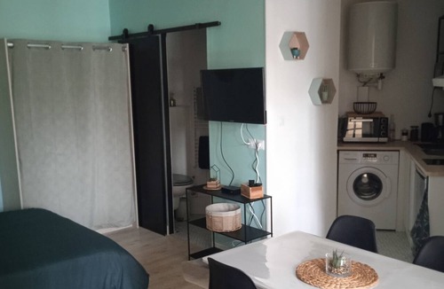Bagnoles-de-l'Orne Apartment | Studio facing the lake, 300 meters from the thermal baths