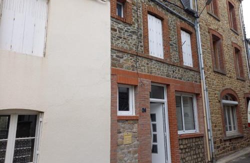Saint-Pair-sur-Mer House | St Pair-sur-Mer bike house