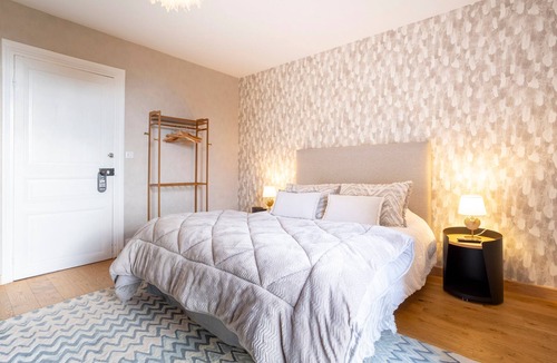 Concarneau Bed & Breakfast | Standard Room "Madame De Staël" with Balcony, Shared Terrace, Shared Garden and Wi-Fi
