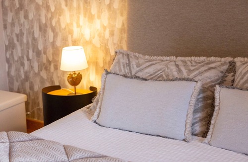 Concarneau Bed & Breakfast | Standard Room "Madame De Staël" with Balcony, Shared Terrace, Shared Garden and Wi-Fi
