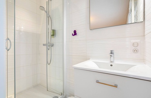 Concarneau Bed & Breakfast | Standard Room "Madame De Staël" with Balcony, Shared Terrace, Shared Garden and Wi-Fi
