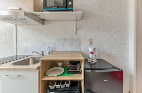 Arvillard Apartment | Studio '109' with Shared Pool, Shared Terrace and Wi-Fi