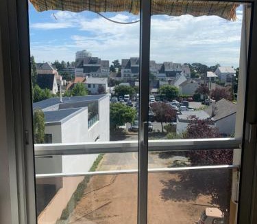 Le Pouliguen Apartment | Studio 27m² - centre-ville - parking privé - Tt équipée - 1km Gare TGV