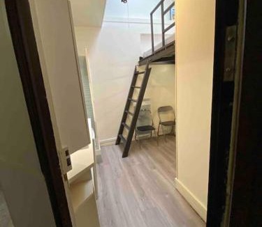 Necker Apartment | Studio 9m2 Tour Eiffel Invalide champ de mars 75015 Paris