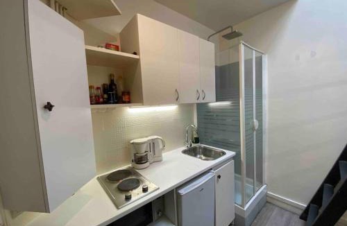 Necker Apartment | Studio 9m2 Tour Eiffel Invalide champ de mars 75015 Paris
