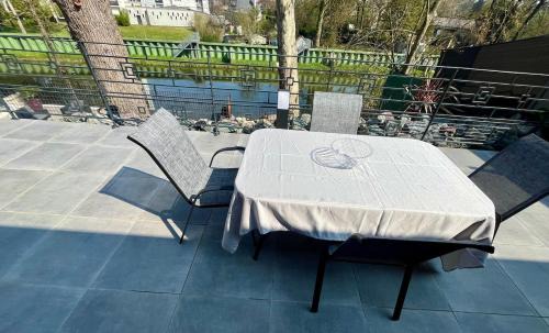 Pontlieue - Rocade House | Studio au bord de l eau, proche circuit des 24h
