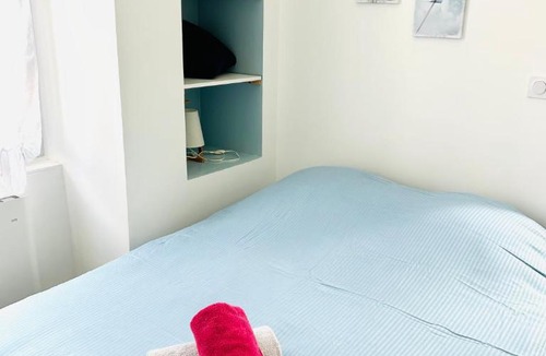 Montlucon Apartment | Studio au pied du Château Wi-Fi Proche Gare