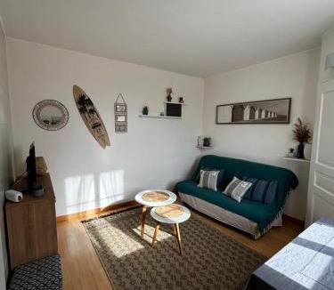 Langrune-sur-Mer Apartment | Studio bord de mer au pied de la plage