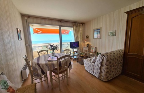 Saint-Jean-de-Monts Apartment | Studio cabin sleeps 4 with Private parking - Saint-Jean-de-Monts