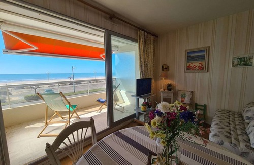 Saint-Jean-de-Monts Apartment | Studio cabin sleeps 4 with Private parking - Saint-Jean-de-Monts