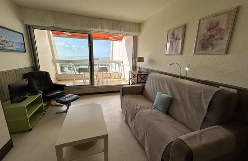 Saint-Jean-de-Monts Apartment | Studio cabine 4 pers avec balcon, parking et animaux admis à 50m de la plage - FR-1-224C-142