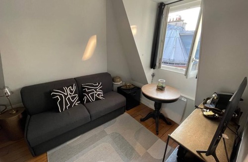 Ternes Apartment | Studio Cosy 17e Arc de Triomphe et Champs Élysées