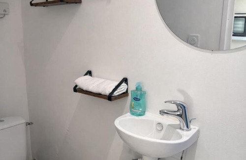 Universite Apartment | Studio cosy - proche université - parking - Caen