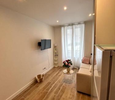 Rueil-Malmaison Apartment | Studio cozy dans le centre ville de Rueil-Malmaison, près de Paris