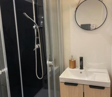 Coutances Apartment | Studio de caractère en pierre