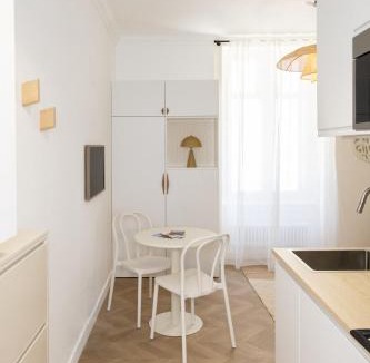 Madeleine-Champ de Mars Apartment | Studio design et cosy - Coeur de Nantes