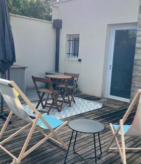 Saint-Yrieix-sur-Charente Apartment | Studio piscine partagée parking securisé