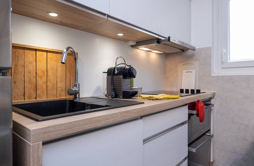 Arzon Apartment | Studio 'Le Rivage Bord De Mer Parking Wifi' with Balcony and Wi-Fi