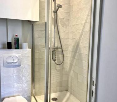 Madeleine-Champ de Mars Apartment | Studio Le Sanlecque, Wifi Tv 2personnes