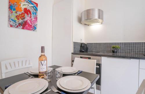Arcachon Apartment | Studio Les Pieds dans l'eau-1 by Interhome