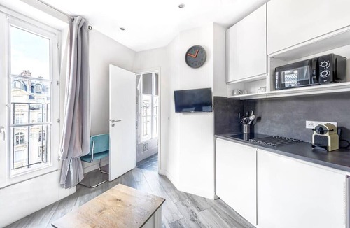 Ternes Apartment | Studio Mac Mahon - Champs Elysees by B'Your Home