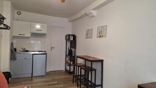 Ingre Apartment | Studio meublé et équipé