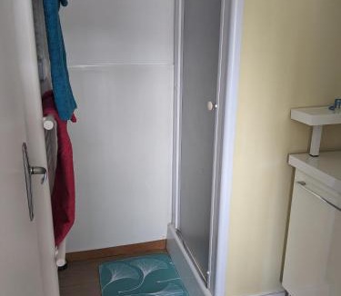 Miroir - Batignolles Bed & Breakfast | Studio meublé indépendant de 19 M2 chez l'habitant proche circuit des 24H du Mans