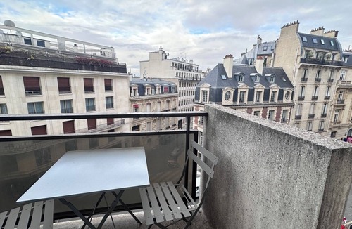 Faubourg-du-Roule Apartment | Studio near Champs-Elysées, facing Parc Monceau