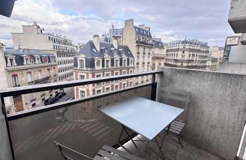 Faubourg-du-Roule Apartment | Studio near Champs-Elysées, facing Parc Monceau