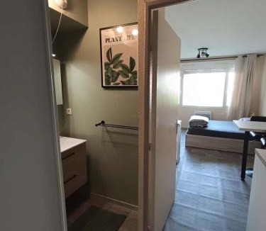 Ouest Apartment | STUDIO proche Université et Hôpital 2 personnes